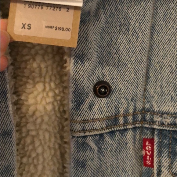 Levi’s rose denim jacket - Picture 3 of 9